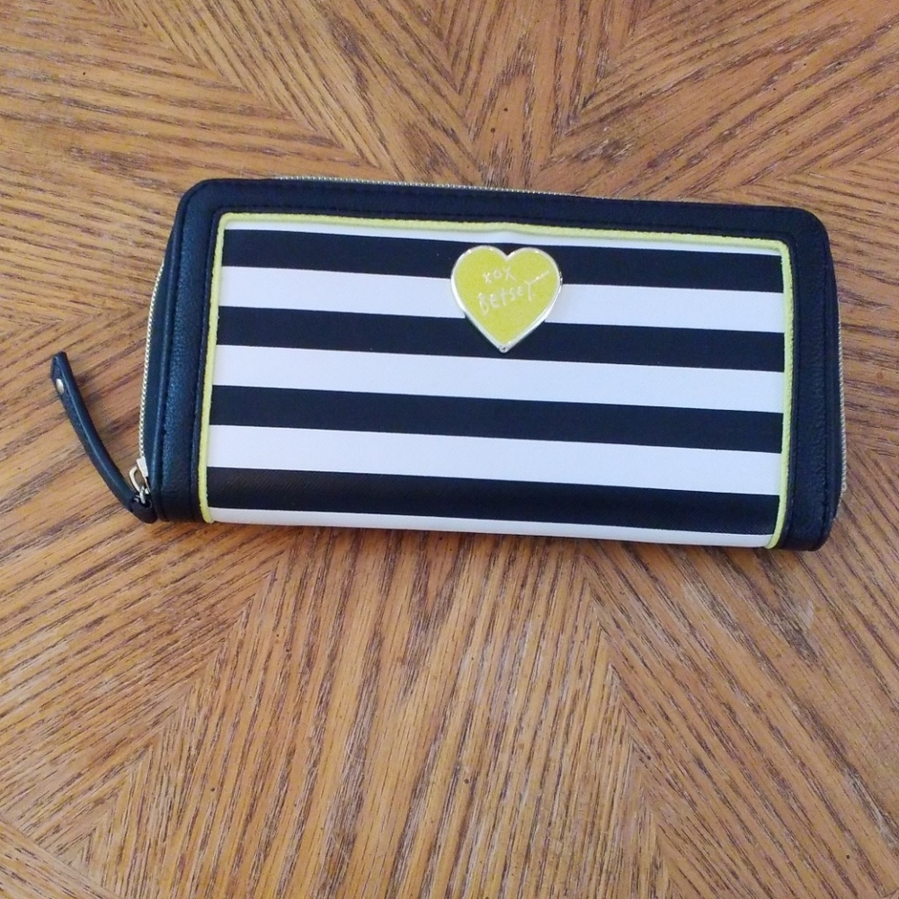 Betsy Johnson wallet